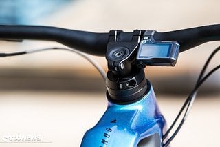 Das Shimano Display integriert sich optisch sehr harmonisch in das Cockpit.