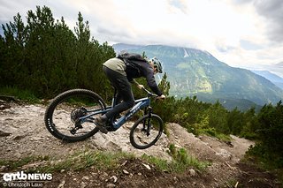 Wer den Vorgänger kennt, wird mit dem Pivot Shuttle AM 2026 ein minimal steiferes Rad bekommen Wer den Vorgänger kennt, wird mit dem Pivot Shuttle AM 2026 ein minimal steiferes Rad bekommen
