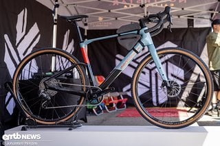 Das Mondraker Dusty E-Gravelbike soll dank Mahle X20 Nabenmotor für ordentlich Power sorgen.