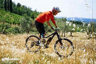 Manche argumentieren, Enduro sei auf den mediterranen Trails Italiens geboren worden