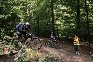 Der Speedjump auf Stage 8 / Prolog forderte von einigen sehr viel. Auf diesem Weg gute Besserung an die Gestürzten.