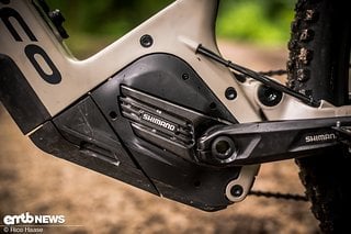 Norco verbaut in allen VLT-Modellen den Shimano EP8-Motor nach oben gedreht ein, damit Platz entsteht, um den Akku nach unten aus dem Rahmen zu entnehmen