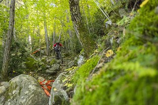 Auch die letzte Stage der Trans Nomad 2025 bot ruppigste Steinpassagen und kräftezehrende Trails. Auch die letzte Stage der Trans Nomad 2025 bot ruppigste Steinpassagen und kräftezehrende Trails.