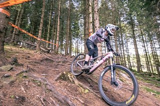 Johnny ließ es bei den Open Men fliegen und verpasste mit Platz 4 nur knapp das Podium Johnny ließ es bei den Open Men fliegen und verpasste mit Platz 4 nur knapp das Podium