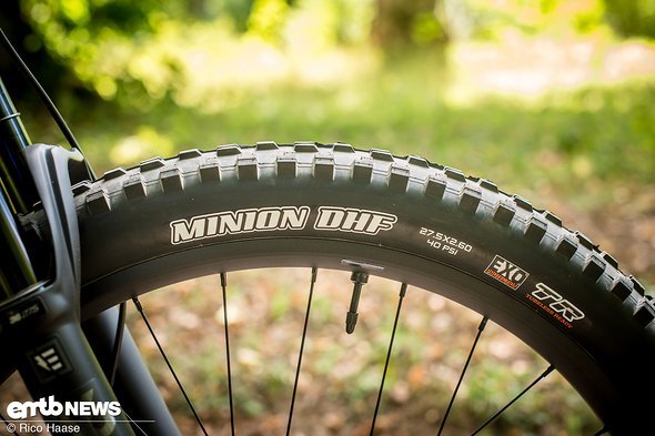 Für gute Traktion sorgt die Bereifung aus dem Hause Maxxis Für gute Traktion sorgt die Bereifung aus dem Hause Maxxis
