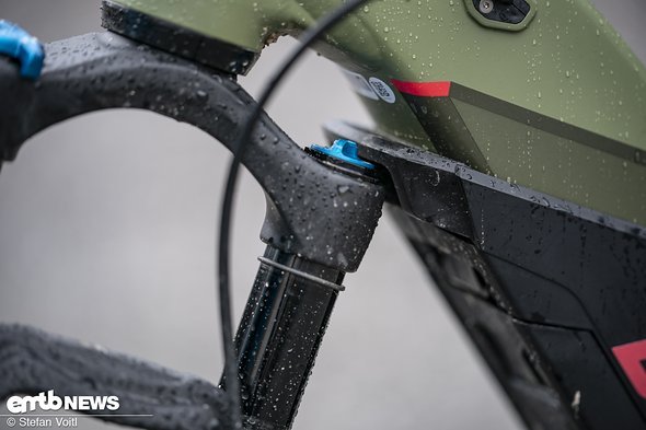 To protect the top tube from damage if you crash, there's a hefty steering limiter To protect the top tube from damage if you crash, there's a hefty steering limiter