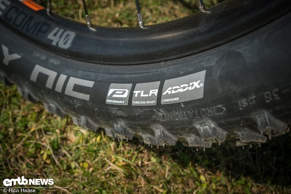 Die 2,8" Schwalbe-Reifen kommen zwar in der neuen Addix-Mischung daher, sind uns allerdings trotzdem zu schwammig und unpräzise Die 2,8" Schwalbe-Reifen kommen zwar in der neuen Addix-Mischung daher, sind uns allerdings trotzdem zu schwammig und unpräzise