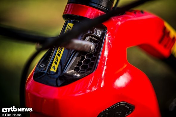 The air vents on the head tube are very noticeable The air vents on the head tube are very noticeable