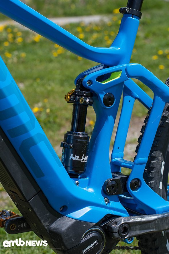 Bei der Top-Variante BMC Trailfox AMP LTD kommt ein CaneCreek Double Barrel Inline-Dämpfer zum Einsatz. Bei der Top-Variante BMC Trailfox AMP LTD kommt ein CaneCreek Double Barrel Inline-Dämpfer zum Einsatz.