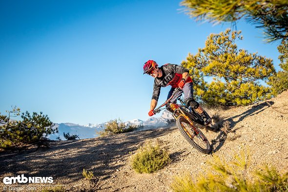 The Stereo Hybrid 160 is designed for blasting down trails and equipped accordingly The Stereo Hybrid 160 is designed for blasting down trails and equipped accordingly
