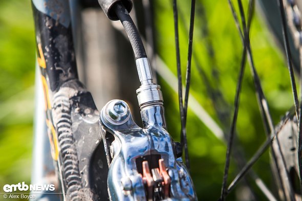 The Speed Lock system allows you to connect or disconnect the brake hose without losing any fluid or introducing air into the system. The Speed Lock system allows you to connect or disconnect the brake hose without losing any fluid or introducing air into the system.