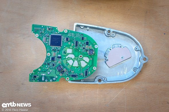Die Platine mit ihrem Mikrokontroller und Sensorik Die Platine mit ihrem Mikrokontroller und Sensorik