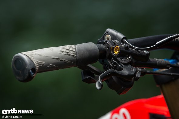 Die Shimano Saint-Bremsen verzögern sehr gut Die Shimano Saint-Bremsen verzögern sehr gut