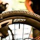 ... und Zipp Carbon-Laufrädern.
