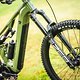 Am Merida eONE-Eighty 900 – dem Topmodell der Serie – kommt eine RockShox Zeb Ultimate und ...