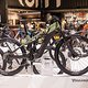 Das Raymon Tyrok Pro ist das Mittelklasse-Modell und kommt mit stabilen Zeb und Vivid-Federelementen von RockShox.