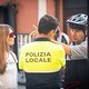 Stefania und Stefano im Gespräch mit der Polizei – nicht weil es Ärger gab, sondern wegen der Polizei-Eskorte.