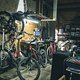 In Tobis Werkstatt sammeln sich diverse Bikes, denn er fährt jede Art von Fahrrad
