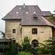 Regentag auf dem Schloss Juval. Hier wohnt Reinhold Messner. Für Besucher gibt es eine interessante Ausstellung von Kunst, die er vor allem aus dem Himalaya mitgebracht hat