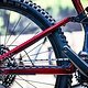 ... der Viergelenker-Hinterbau gibt 130 bis 150 mm frei – auch ein Enduro Modell soll künftig möglich sein.