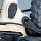 Die Bosch-Ladebuchse ist direkt über dem Motor angebracht.