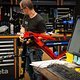 Alles aus einer Hand – bei Thok E-Bikes in Alba sitzen die Ansprechpartner für Kunden aus aller Welt.