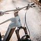 Die verbaute RockShox Pike Select+ lässt sich vom Cockpit aus sperren.