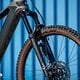 An der Front werkelt die SR Suntour Aion 36-Federgabel mit 150 mm Federweg.