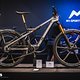 M1 Worldcup.400SX – mit 170 mm Federweg, Carbonrahmen und stylischen Carbonlaufrädern ist dieses Modell ein absoluter Hingucker.