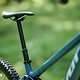 An Bord ist eine langhubige One Up Dropper V3.