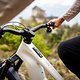 Das eMTB schrumpft die Anstiege und bringt uns zu bisher kaum erreichbaren Wegen