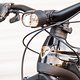 An einem E-Bike mit urbanem Einsatzzweck ein Muss: eine helle Lampe an der Front.