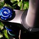 Die Gabelkrone der E-Bike-Variante mit Namenszusatz &quot;X&quot; setzt auf eine Krone aus Vollmaterial